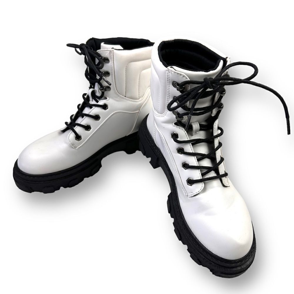 Yoki white combat boots size 10